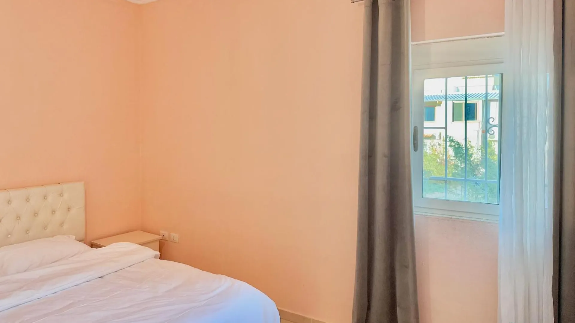 The Bllok Spot Apartment Tirana 0*,  Albania